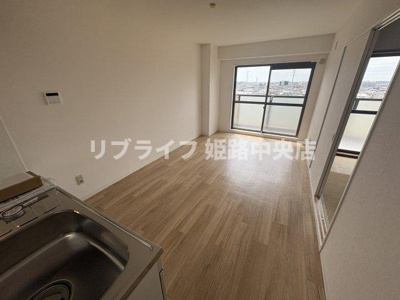 【居間・リビング】 | ブリージェ姫路 | ※別部屋写真