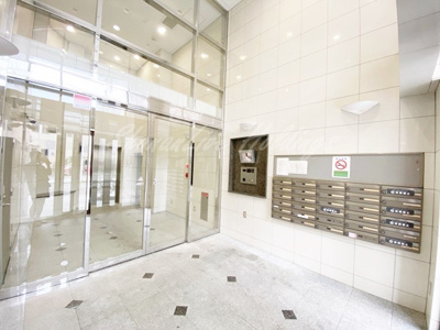 【エントランス】 | ビュークロス湘南 | 清潔感のあるエントランスです♪