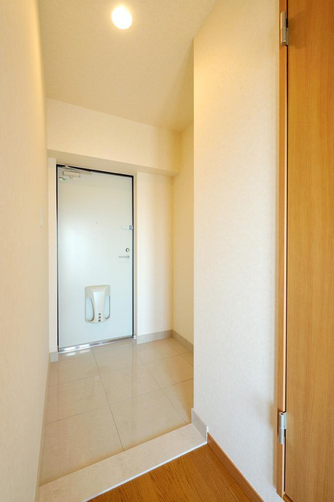 ラフィーネコートの玄関