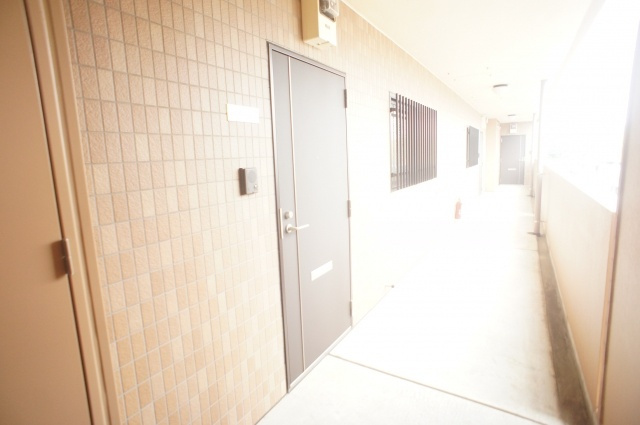 ラフィーネコートの玄関