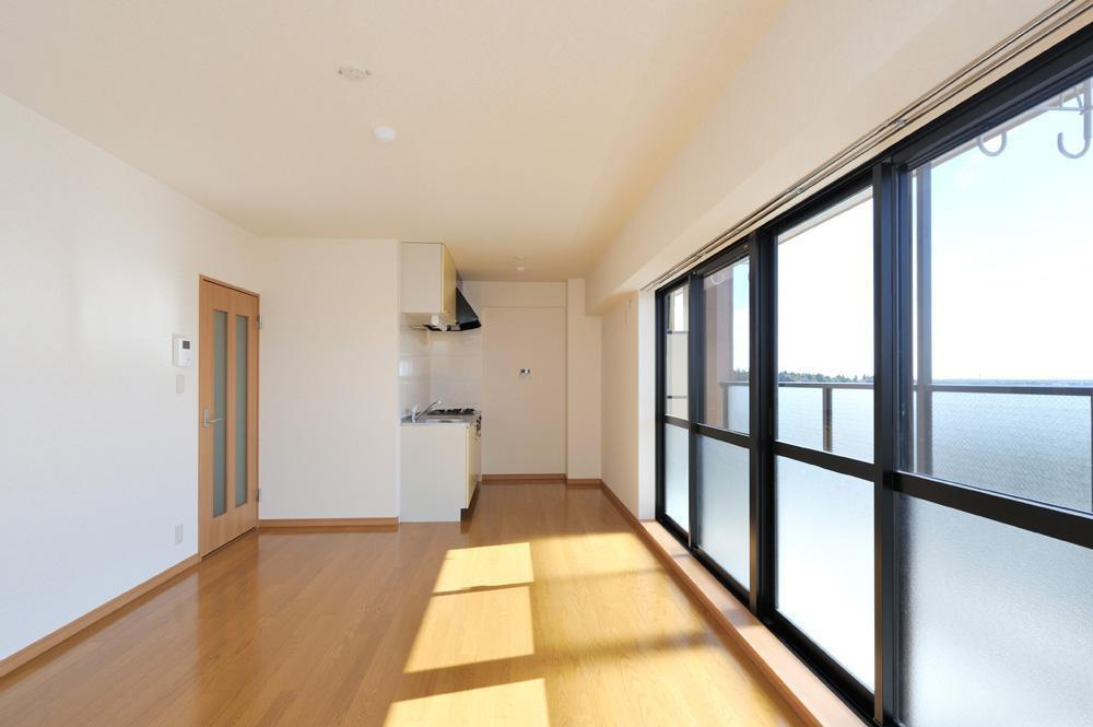 ラフィーネコートの居間・リビング