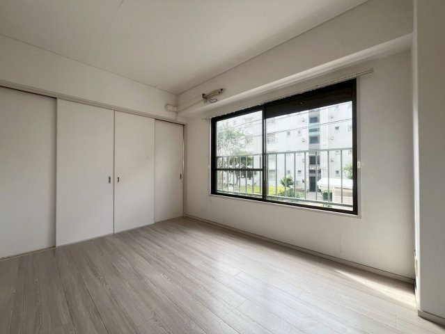 メゾンド上高丸の寝室