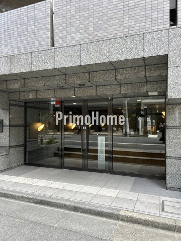 ルーブル日本橋のエントランス