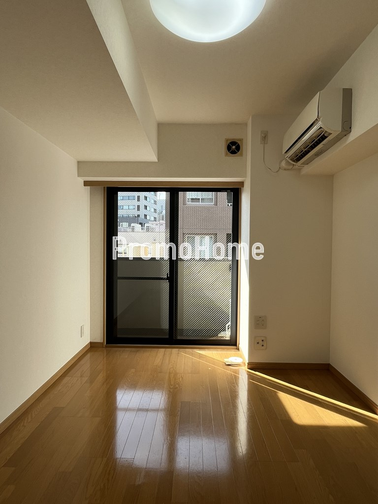 ルーブル日本橋の居間・リビング