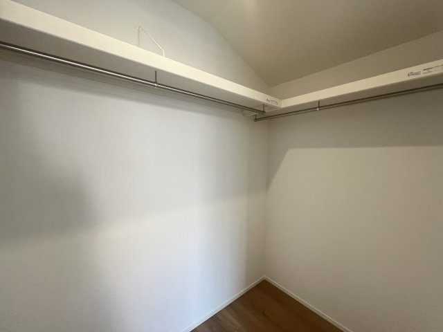 駅１０分以内で、駐車場も２台分！なんとまぁ！な【緑区長津田３丁目】新築戸建の収納|ウォークインクローゼットです