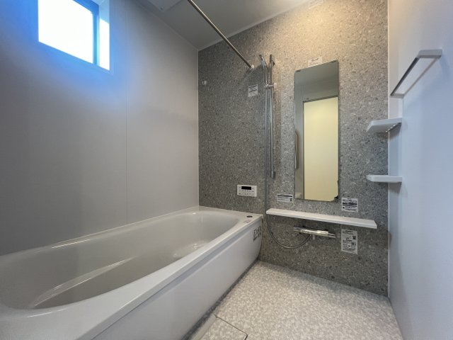駅１０分以内で、駐車場も２台分！なんとまぁ！な【緑区長津田３丁目】新築戸建の浴室|日々の疲れを癒すお風呂付です