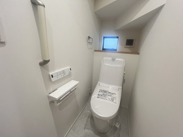 駅１０分以内で、駐車場も２台分！なんとまぁ！な【緑区長津田３丁目】新築戸建のトイレ|トイレも気になるポイント