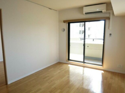 【洋室】 | ドゥーエ練馬 | 明るい洋室。