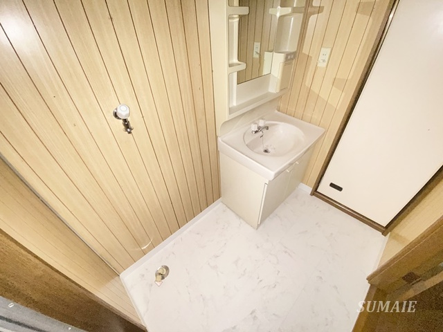 山一領家プリンスの居間・リビング|広い脱衣所☆