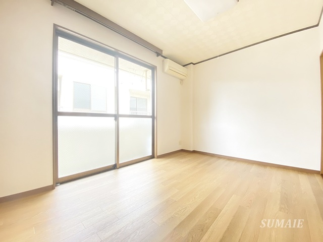 山一領家プリンスの寝室|大きな窓のある居室☆