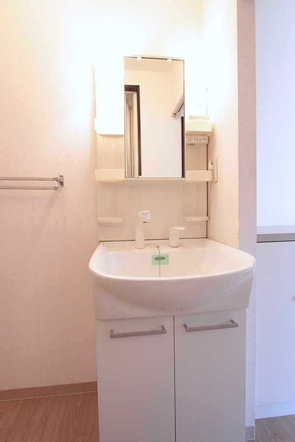 フレグランス美杉台B|洗髪洗面台＋洗濯機置場