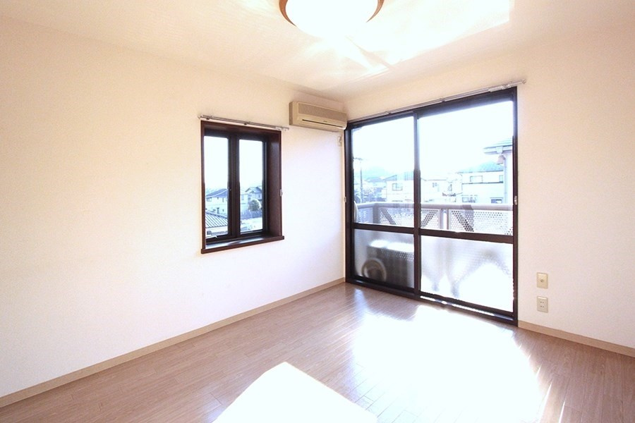 フレグランス美杉台Bの居間・リビング|洋室6帖