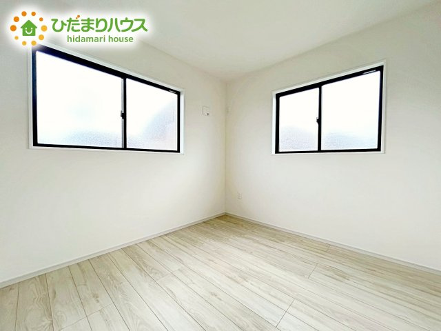 【洋室】 | ひたちなか市武田1期　新築戸建　2号棟 | 窓が多く、明るい空間を演出してくれます(*^^*)