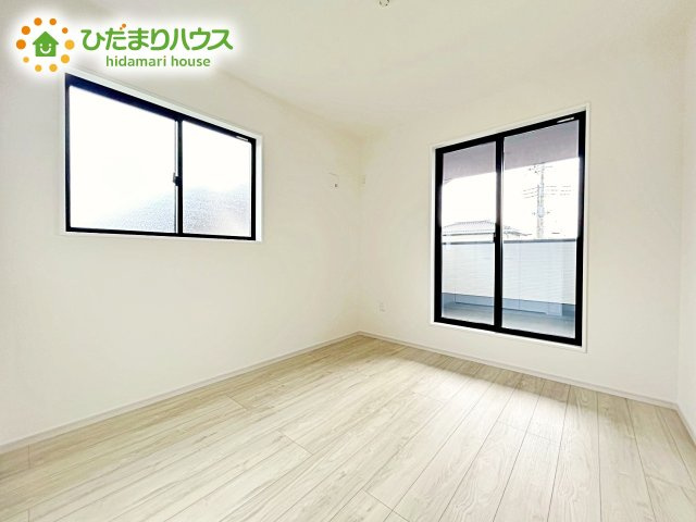 【洋室】 | ひたちなか市武田1期　新築戸建　2号棟 | バルコニーに面していて、たっぷり光りの入る明るい子供部屋です！
