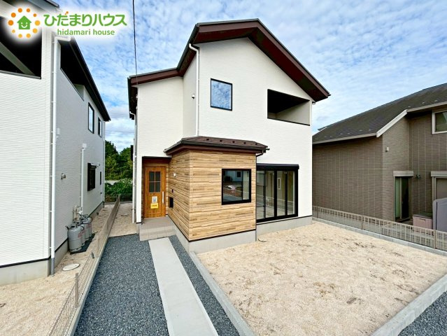 【外観】 | ひたちなか市武田1期　新築戸建　2号棟 | 明るい光が差し込む開放感あふれる住まいです。