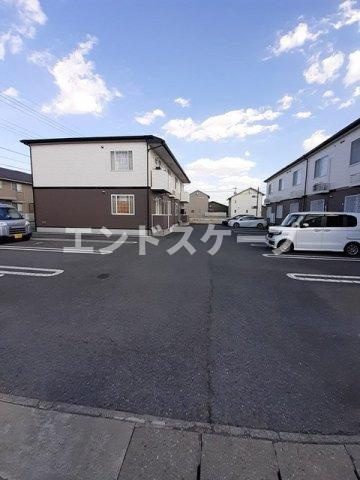 ヴィトンＡの駐車場|高崎、前橋のお部屋探しはエンドスケープまで！お客様の理想お聞かせ下さい♪