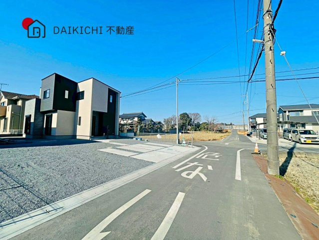 【前面道路含む現地写真】 | 加須市多門寺第11期　ワイウッドコート　新築戸建　全3棟　1号棟