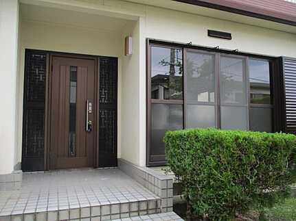広島市西区鈴が峰町　中古一戸建て(JS)の玄関
