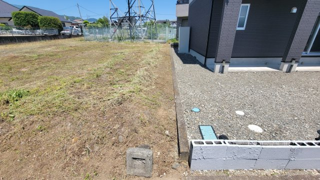 南アルプス市山寺の売地の外観|東側境界状況