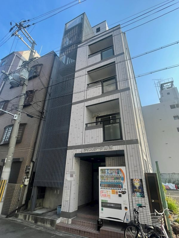 ライフステージ難波の外観