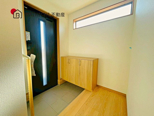 【玄関】 | 加須市多門寺第11期　ワイウッドコート　新築戸建　全3棟　2号棟
