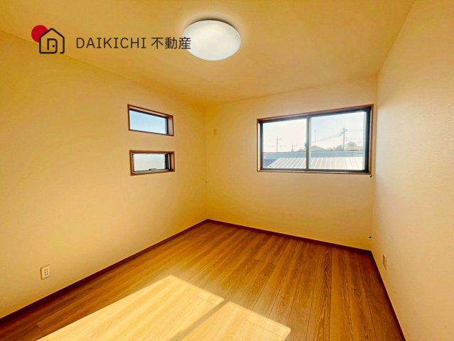 【洋室】 | 加須市多門寺第11期　ワイウッドコート　新築戸建　全3棟　2号棟