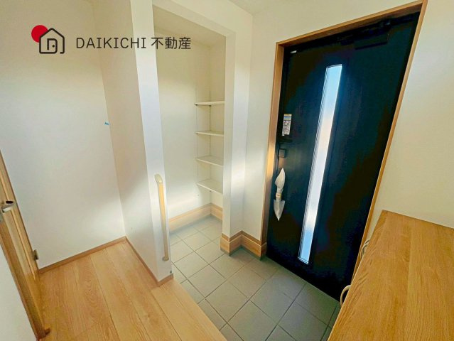 【玄関】 | 加須市多門寺第11期　ワイウッドコート　新築戸建　全3棟　2号棟