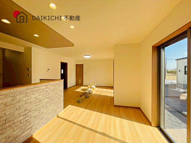 【居間・リビング】 | 加須市多門寺第11期　ワイウッドコート　新築戸建　全3棟　2号棟