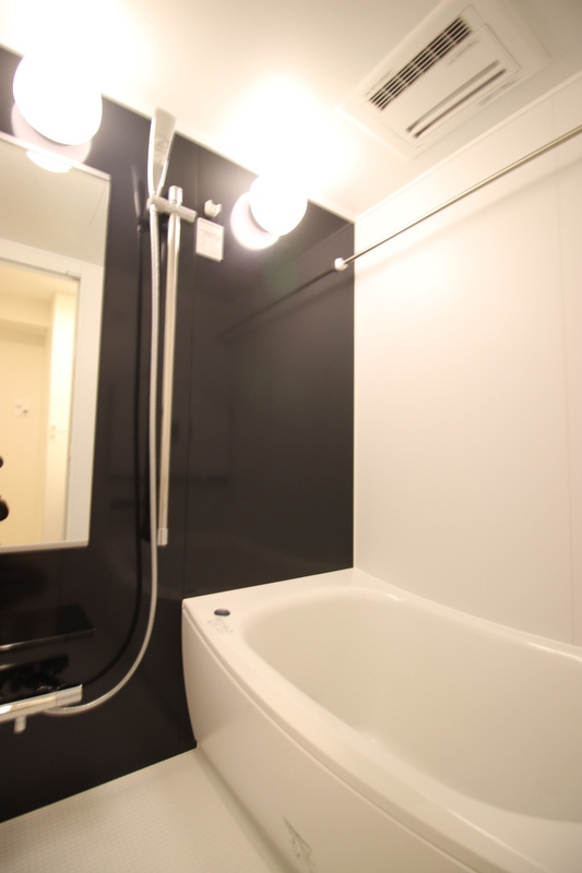 練馬区中村南２丁目の賃貸マンションの浴室|使いやすいシャワールームとなっています