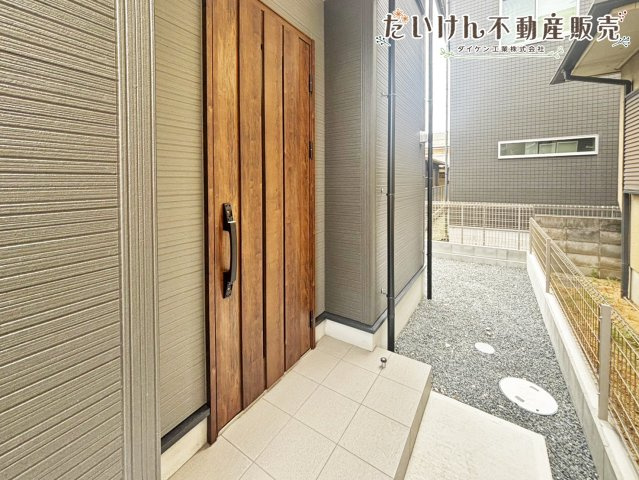 加古川市米田町船頭 第5　　新築戸建の玄関