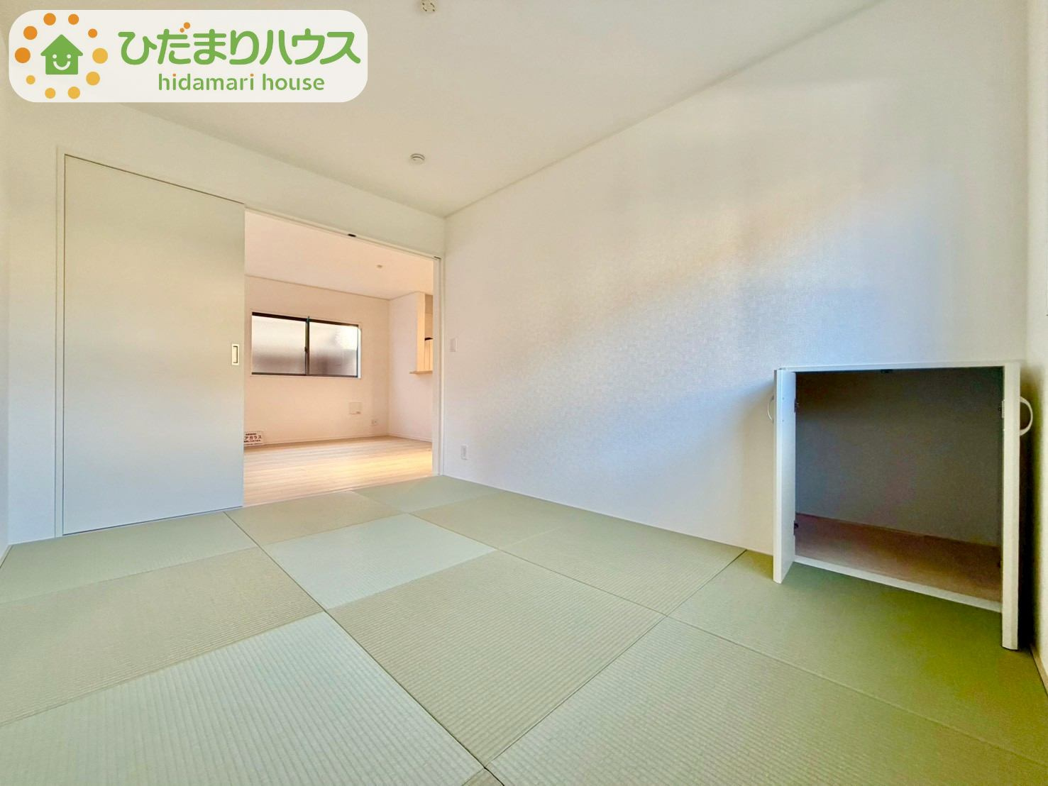 野田市尾崎第16　新築戸建　1号棟の和室|小さなお子さまのいる方におすすめ！リビング横の和室でお子様が遊んでる様子も確認できます(^^)/							
