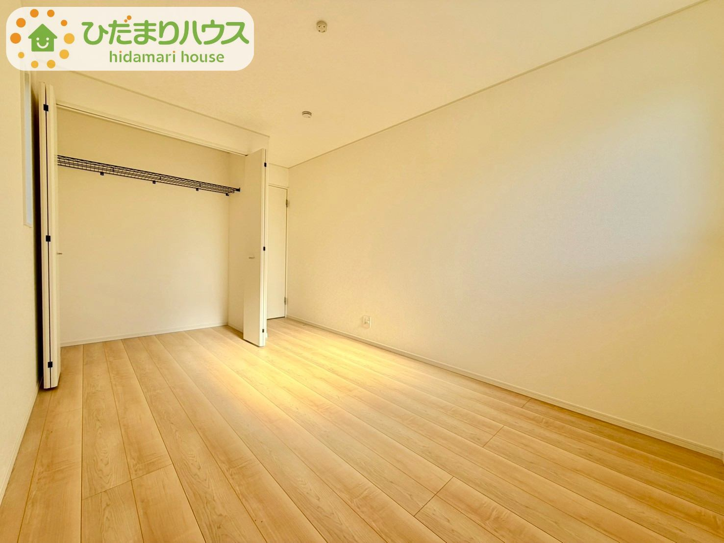 野田市尾崎第16　新築戸建　1号棟の洋室|お洋服の多い女性に人気！収納力の高いクローゼット付☆彡							
