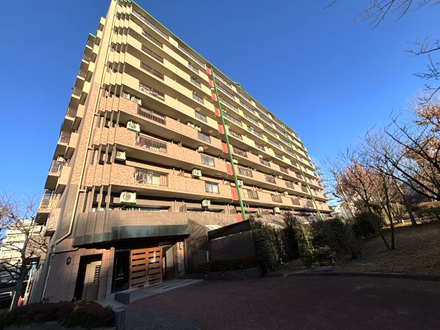 総戸数273のビッグコミニティ【ライオンズヴィラッジオ5000】
現在大規模修繕工事中で2026年1月に完了予定です