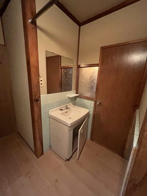 黒木桑原借家の洗面所|忙しい朝には欠かせない洗面所です