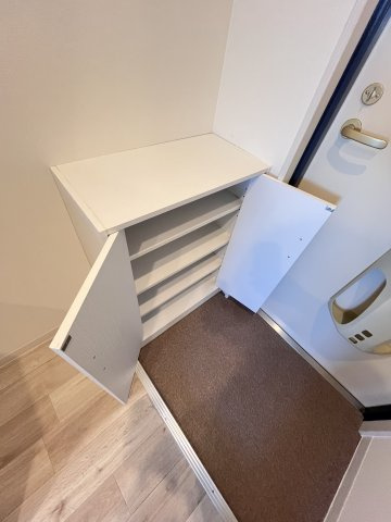 大阪市都島区都島中通３丁目の賃貸マンションの玄関