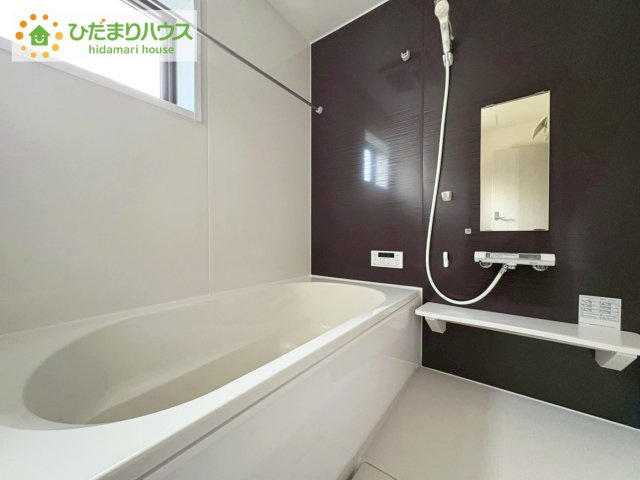 ひたちなか稲田10期　新築戸建　4号棟の浴室|今日も１日お疲れさまでした。広いお風呂で疲れを癒してください、、、♡