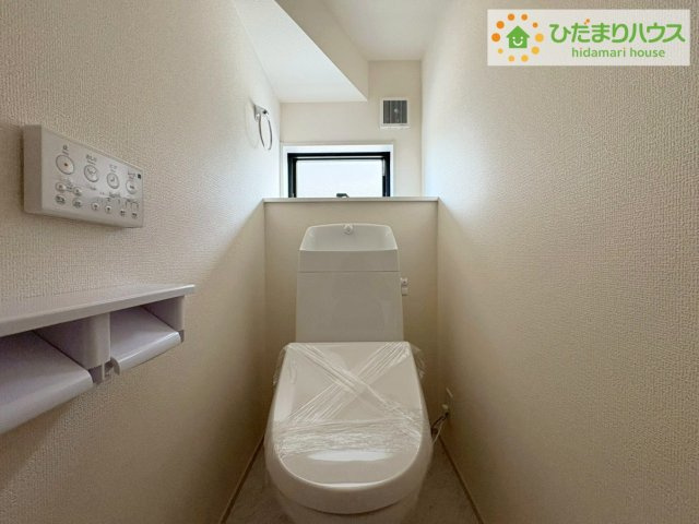 ひたちなか稲田10期　新築戸建　4号棟のトイレ|白を基調としたトイレは、インテリア次第でどんな空間になるかワクワクしますね♪