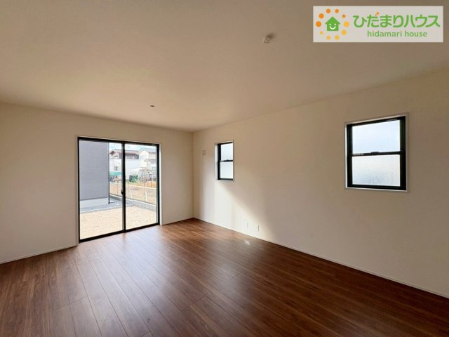 ひたちなか稲田10期　新築戸建　4号棟の居間・リビング|お子様が元気に遊べる広々としたリビングです。