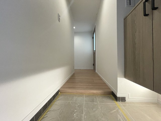 【玄関】 | セザール赤塚ガーデン（成増店） | 2025年9月リフォーム工事完了済！お住まい後も安心のアフターサービス保証付