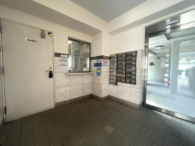 【エントランス】 | セザール赤塚ガーデン（成増店） | 防犯カメラ・オートロック・エレベーター、宅配ボックス完備、長期修繕計画有