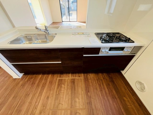 【Livele Garden】　古河市下辺見　第６　全6邸の外観|〇２号棟〇
カースペース3台駐車可能です♪
2025年12月撮影