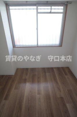 【洋室】 | ラシーヌコート菊水通 | 窓も大きいです