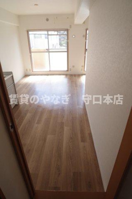 【居間・リビング】 | ラシーヌコート菊水通 | 明るいリビング