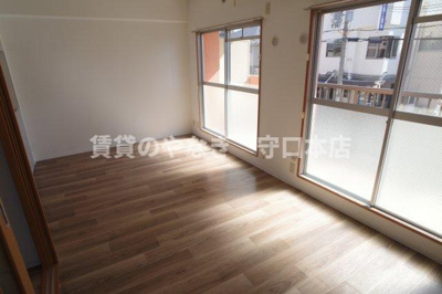 【居間・リビング】 | ラシーヌコート菊水通 | 居間です