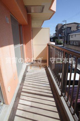 【バルコニー】 | ラシーヌコート菊水通 | 開放的で明るい空間を演出してくれるバルコニーです