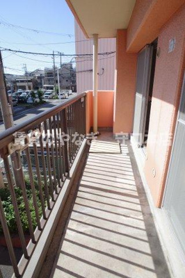 【バルコニー】 | ラシーヌコート菊水通 | お洗濯にも便利な広々バルコニー