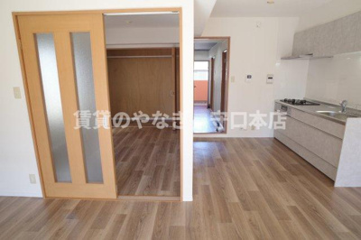 【居間・リビング】 | ラシーヌコート菊水通 | ゆったりとした居間です