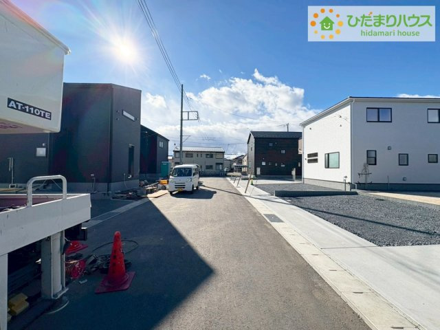 ひたちなか稲田10期　新築戸建　7号棟の前面道路含む現地写真|前面道路幅6ｍ☆車の出入りもラクラクできちゃいます(^^♪