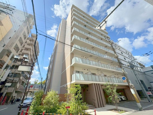 ウェルフォート十三本町の外観