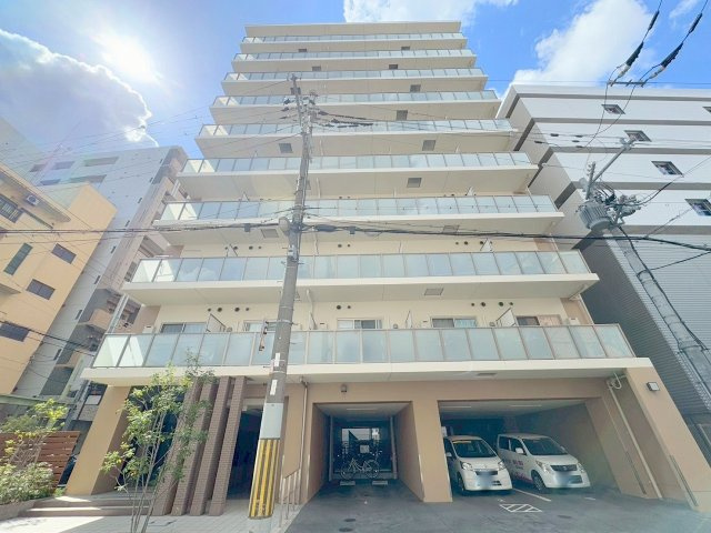 ウェルフォート十三本町の外観